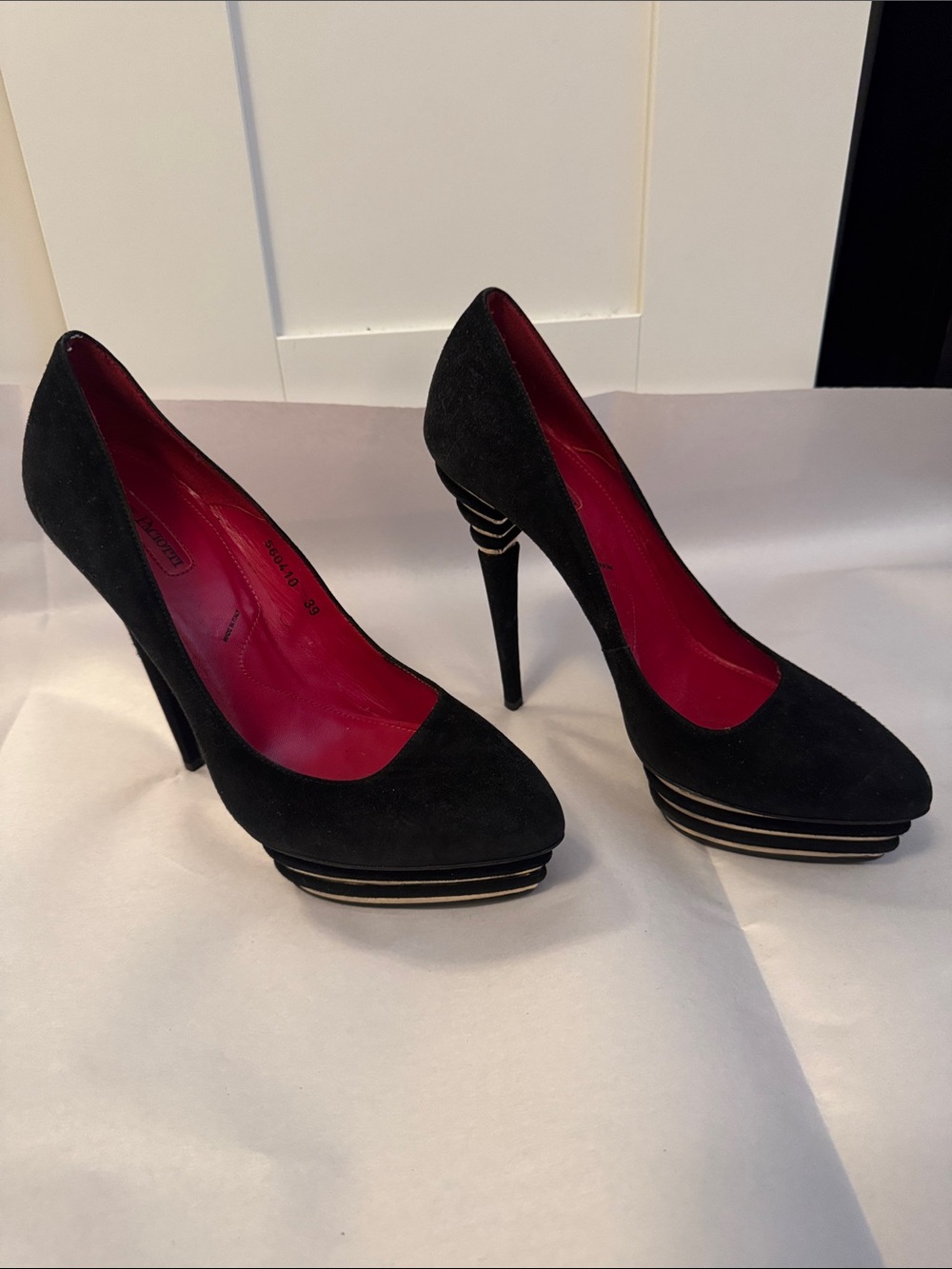 Cesare Paciotti Black Suede leather high Heels platform Pumps with Red Interior